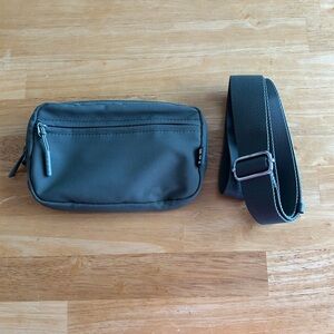 Iris & Rainbow Carryall Wallet Olive